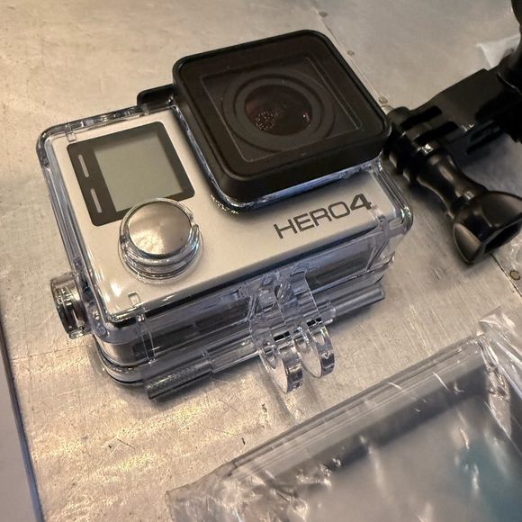 GOPRO- Hero4 Silver, Waterproof - Picture 3 of 3